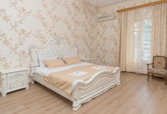 Old Tbilisi Luxury Apartment allows 18 year olds to book a room