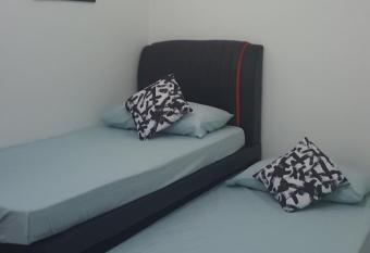 Homestay / Roomstay Muslim Budget Tanjung Malim has Balcony rooms