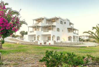 Konstantinos allows 18 year olds to book a room