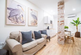 A&S APARTAMENTOS MALAGA I has Balcony rooms