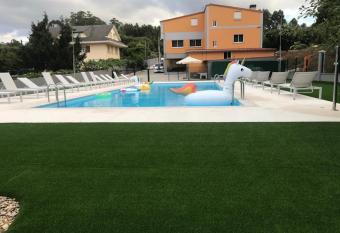 Pensi  n CHE allows 18 year olds to book a room