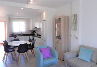 FH COCOLISO II allows 18 year olds to book a room