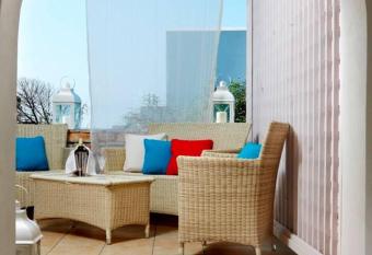 Mitos Suites has rooms with a private hot tub