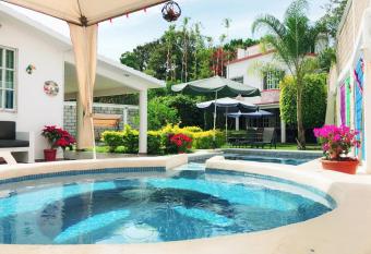 Preciosa Casa Maya Alberca y Jacuzzi Jiutepec Cuernavaca has Balcony rooms