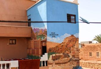 La Rose De Sable has Smoking rooms