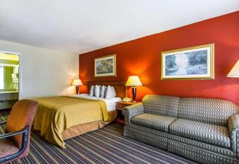 Motel 6 Opelika, AL has Smoking rooms