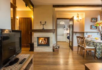 Apartment Tiffany allows 18 year olds to book a room