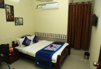 Jai Palace allows 18 year olds to book a room