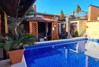 Bed & Breakfast Villa Adriana has Balcony rooms