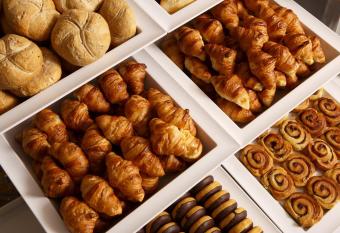 Holiday Inn Express - Bordeaux - Lormont, an IHG Hotel allows 18 year olds to book a room