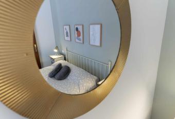 Apartamento Gran Canaria La Mariposa allows 18 year olds to book a room