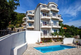 Villa Maria Apartments has Balcony rooms