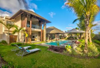 Mythic Suites & Villas has Balcony rooms