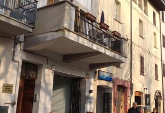 Piazza Umberto I n10 Casa Silvana has Balcony rooms