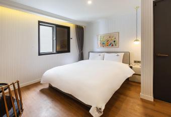 Brown Dot Gijang Yeonhwari allows 18 year olds to book a room