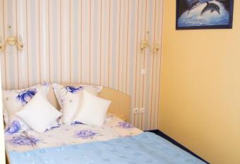 Hotel Xemar has rooms with a private hot tub