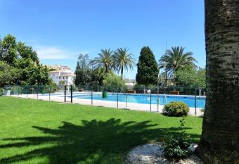 Mar del Sur Apartamentos- Piscina y Playa - PARKING GRATIS - EXCELENTE CONEXI  N WIFI allows 18 year olds to book a room