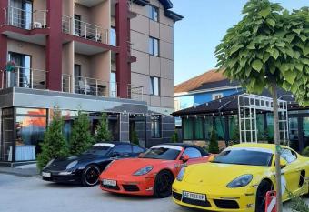 Biruza Club has Balcony rooms