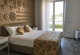 Il Cavaliere Bed and Breakfast has Balcony rooms
