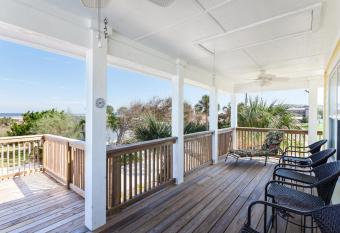 Ocean 14, 4 Bedrooms, Ocean View, WIFI, Pet Friendly, Sleeps 13 has Balcony rooms