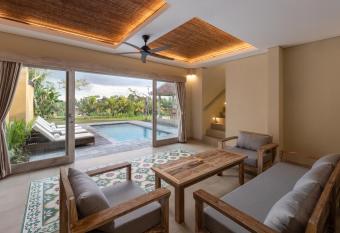 Wapa di Ume Ubud has rooms with a private hot tub