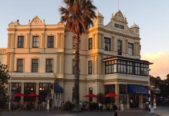 The Esplanade Hotel has rooms with a private hot tub