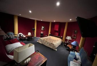 Le Prieur   St Marcel has Balcony rooms