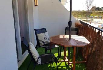 One bedroom appartement at Empuriabrava 50 m away from the beach with lake view and furnished terrace has Balcony rooms