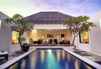The Seminyak Suite - Private Villa allows 18 year olds to book a room