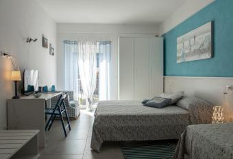 La casa delle stagioni has Balcony rooms