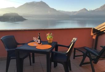 New Attic Lake View 5 allows 18 year olds to book a room