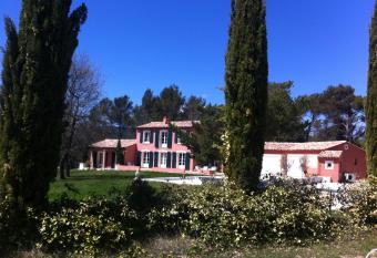 Putt Tee Country allows 18 year olds to book a room