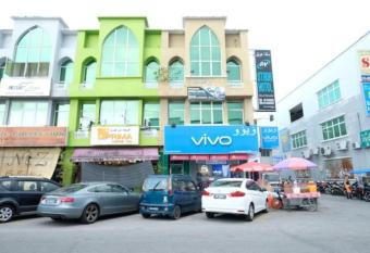 Stada Hotel kubang kerian allows 18 year olds to book a room