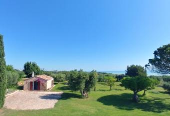 Agriturismo Mondomini allows 18 year olds to book a room