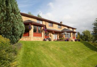 Glede Knowe Guest House allows 18 year olds to book a room