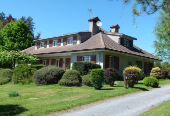 Chambres d H  tes Baudelys has Balcony rooms