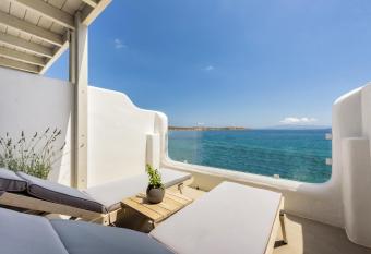 Blue Waves Suites & Apartments - To Kyma has Balcony rooms