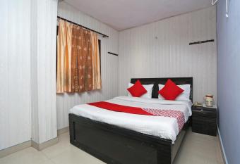 FabExpress Sapphire allows 18 year olds to book a room