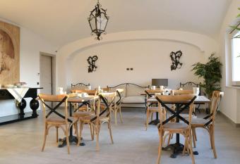 B&B Cloud allows 18 year olds to book a room