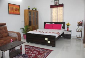 Friendlystay - An Home Stay And Elite has Balcony rooms