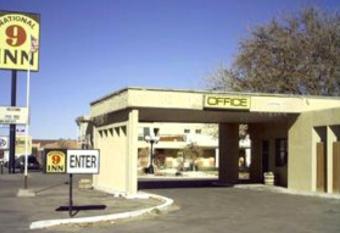 Deluxe Inn Of Roswell allows 18 year olds to book a room