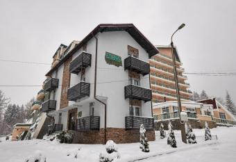 Eden 5 has Balcony rooms