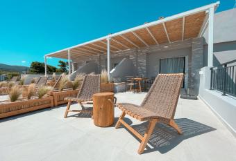 Triantafilia Guesthouse has Balcony rooms