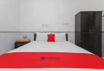 RedDoorz near Stasiun Malang Kota Lama 2 allows 18 year olds to book a room