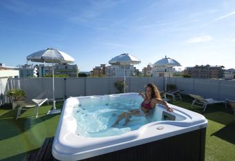 Hotel Pillon has Balcony rooms