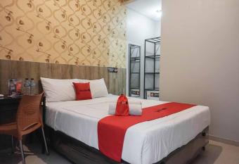 RedDoorz @ Bukit Dieng 2 allows 18 year olds to book a room