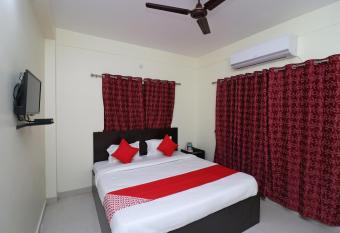 OYO Hotel Ayush Palace allows 18 year olds to book a room