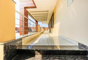 OYO Flagship 37289 Vaibhav Laxmi Paradise allows 18 year olds to book a room