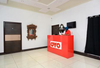 OYO Flagship 31031 DS Royal Guest House allows 18 year olds to book a room