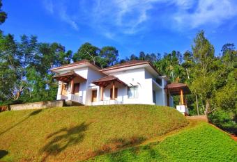 Pristine Hills has Balcony rooms